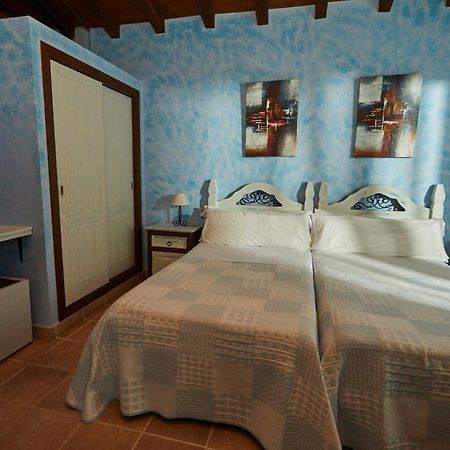 Hotel El Mirlo Blanco 坎德莱达 外观 照片