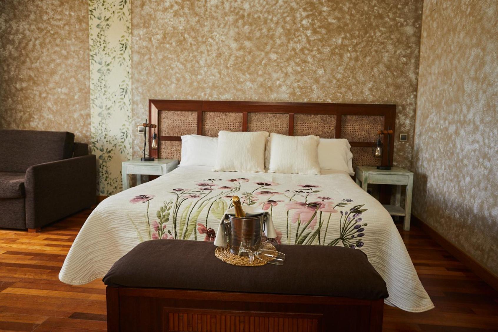 Hotel El Mirlo Blanco 坎德莱达 外观 照片